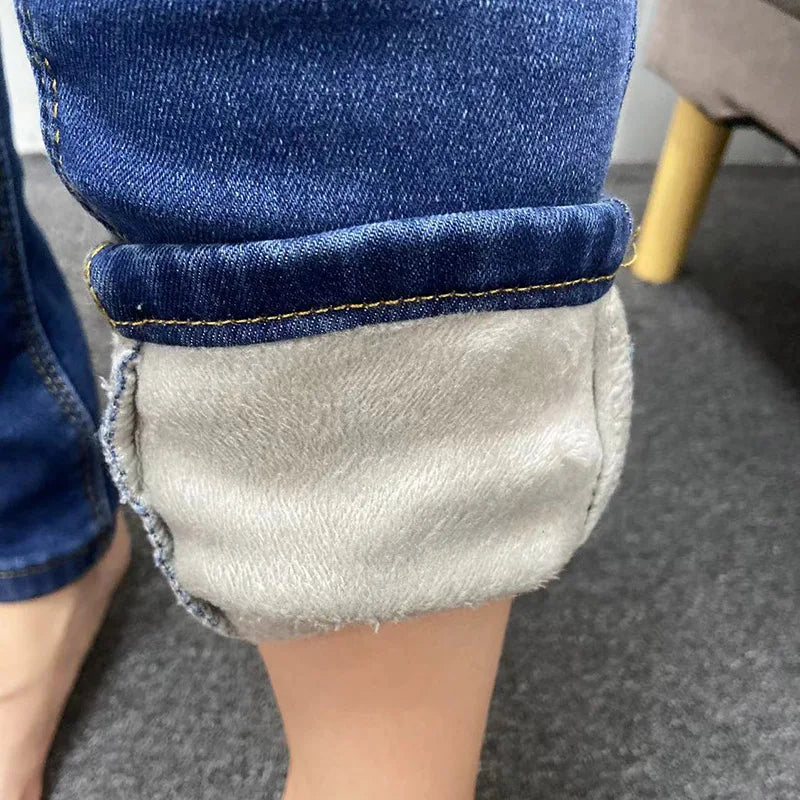 Calça Jeans Peluciada Alana