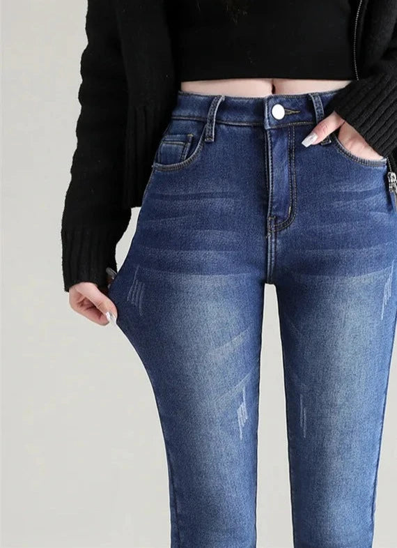 Calça Jeans Peluciada Alana